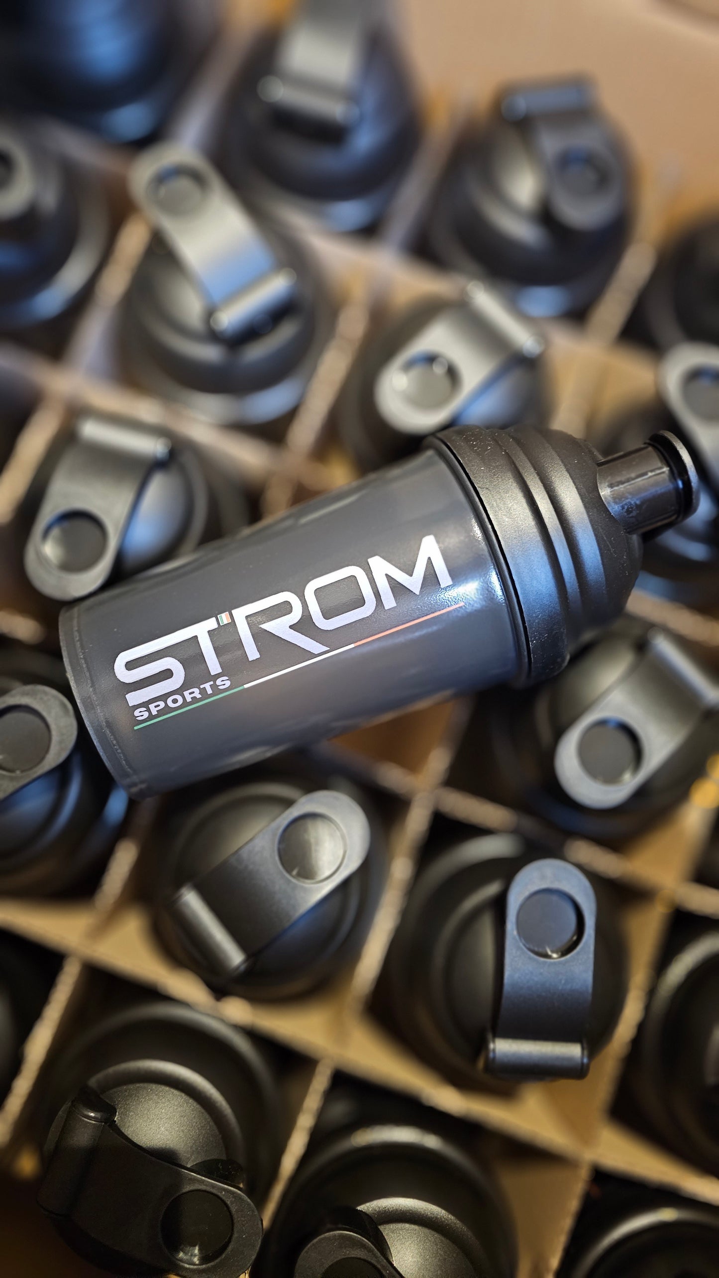 Strom Ireland Shaker