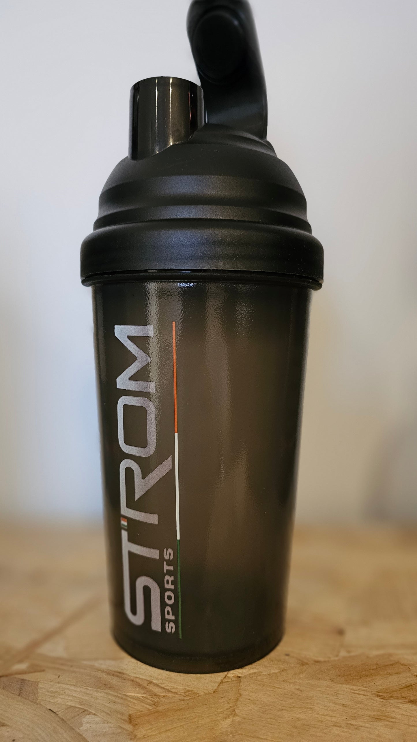 Strom Ireland Shaker