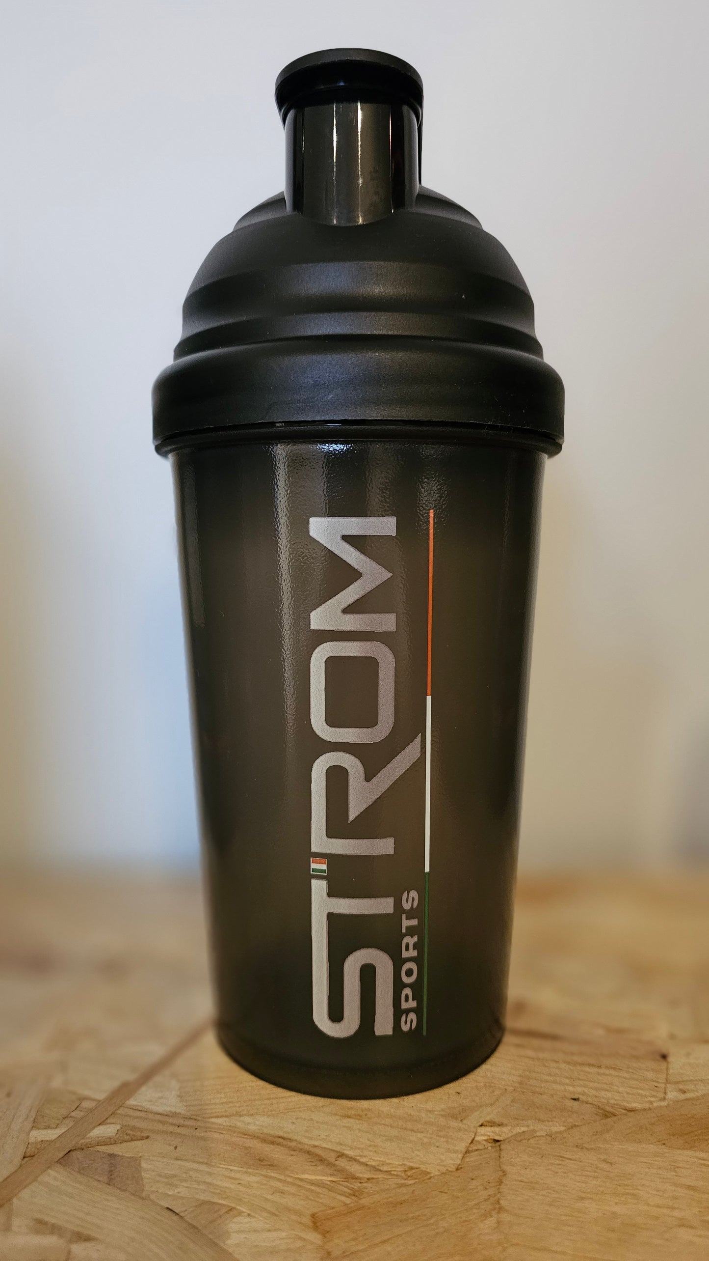 Strom Ireland Shaker